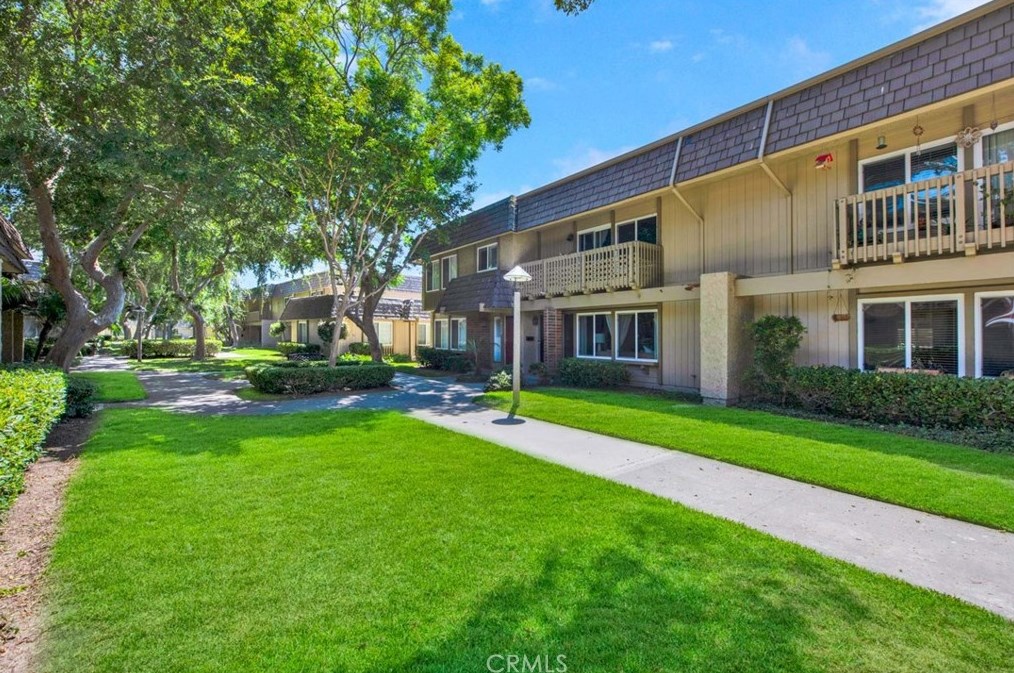 18126 Muir Woods Ct, Santa Ana CA  92708-5937 exterior