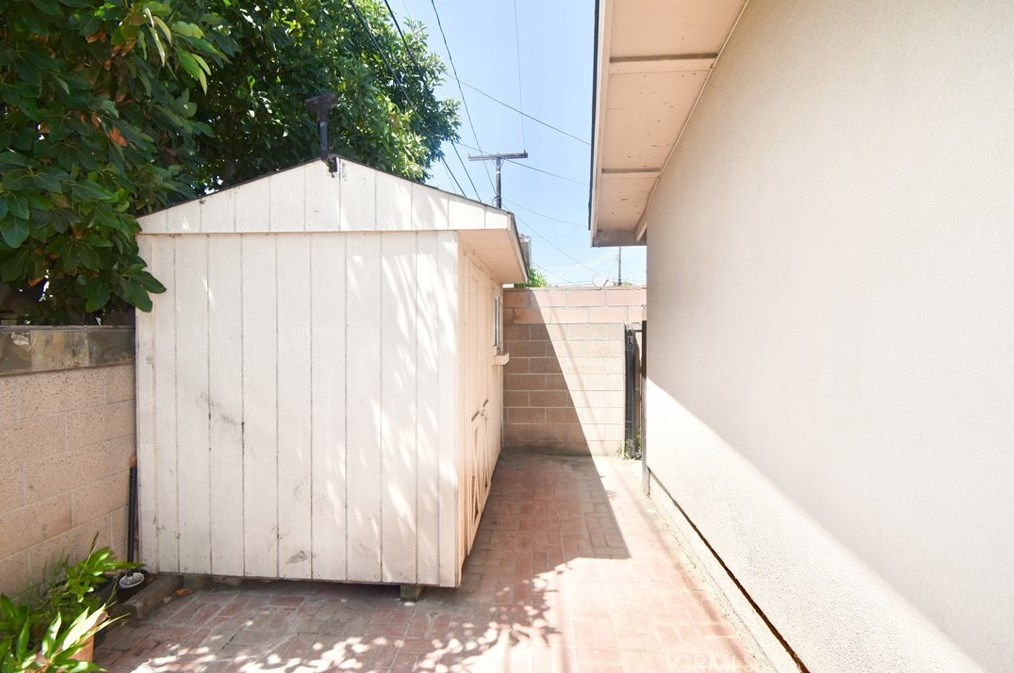 1010 Corta Dr, Santa Ana CA 92704-1915 exterior