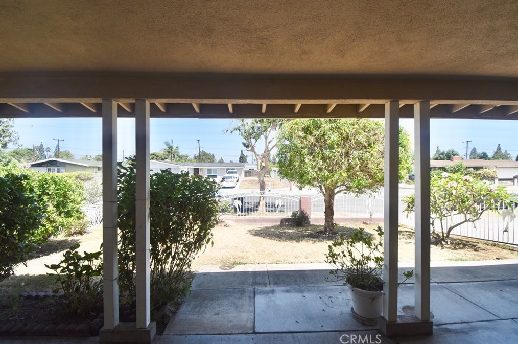 1010 Corta Dr, Santa Ana CA 92704-1915 exterior