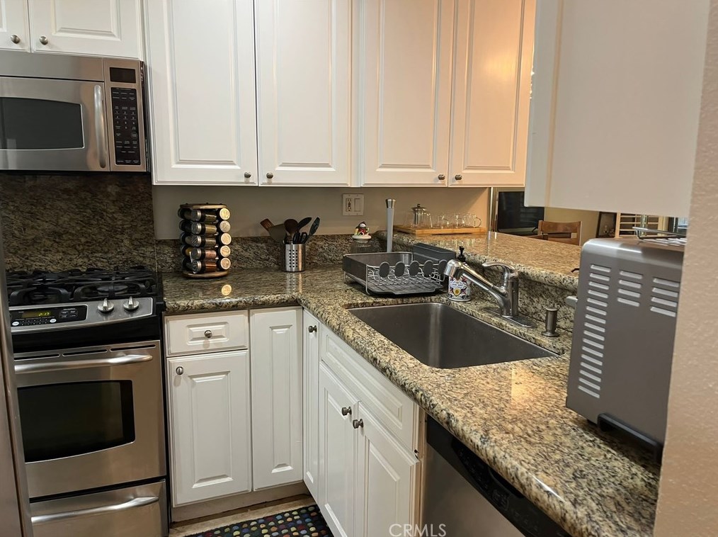 142 Orange Blossom, Irvine CA  92618-4413 exterior