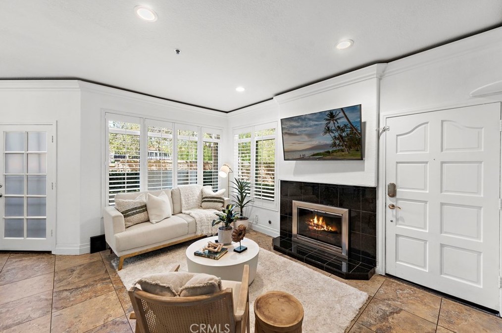 201 Cinnamon Teal, Laguna Beach CA  92656-1803 exterior