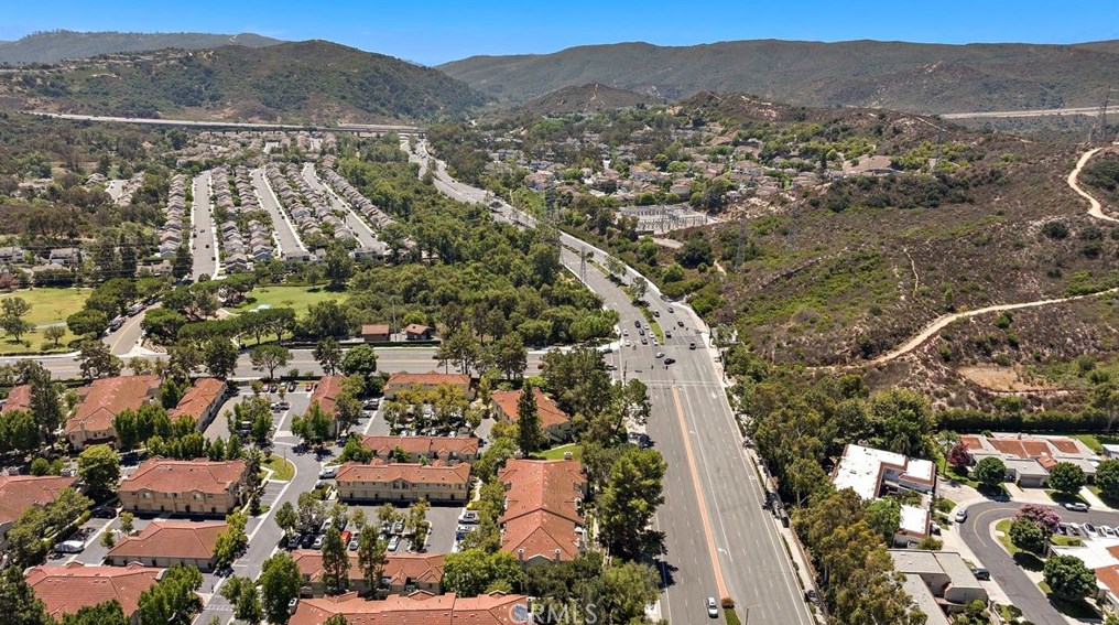 201 Cinnamon Teal, Laguna Beach CA  92656-1803 exterior