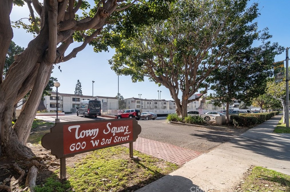 700 3rd St, Santa Ana CA  92701-5485 exterior