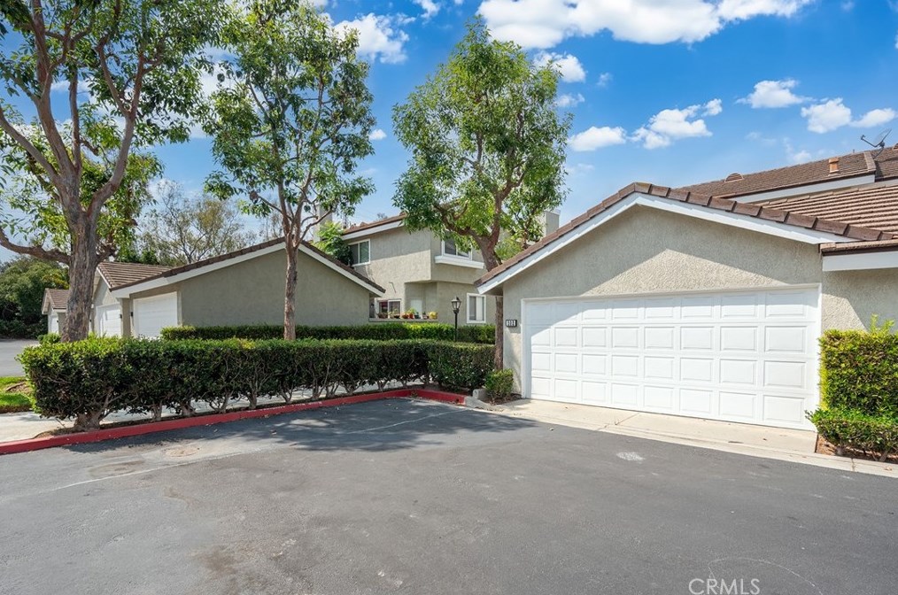202 Greenmoor, Irvine CA  92614-7514 exterior