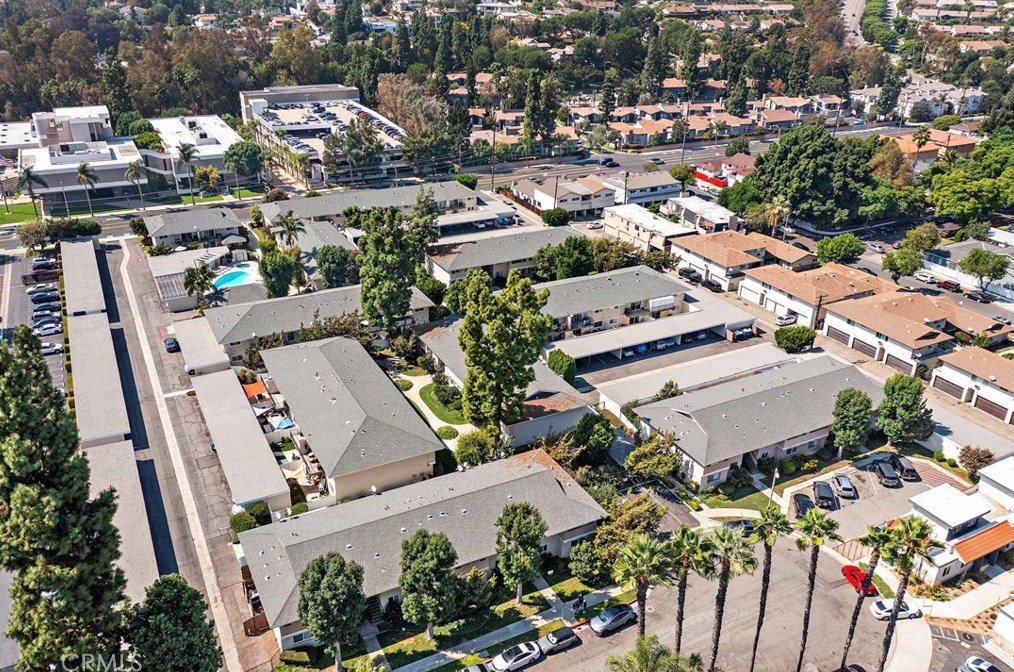 2025 Oxford Ave, Fullerton CA  92831-1616 exterior