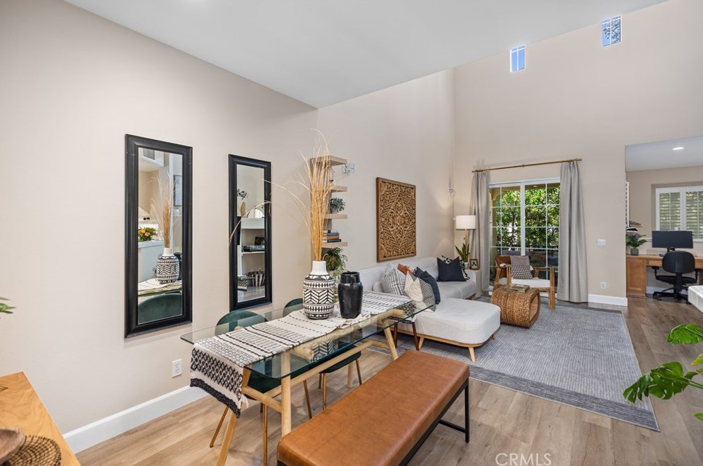 48 Dovetail, Irvine CA  92603-4202 exterior
