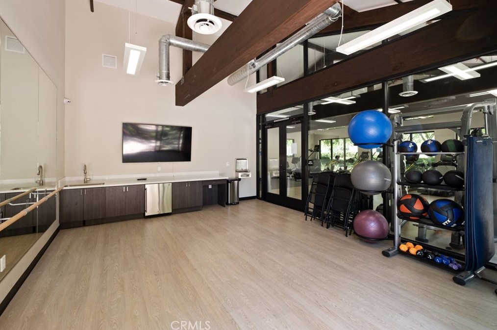 48 Dovetail, Irvine CA  92603-4202 exterior