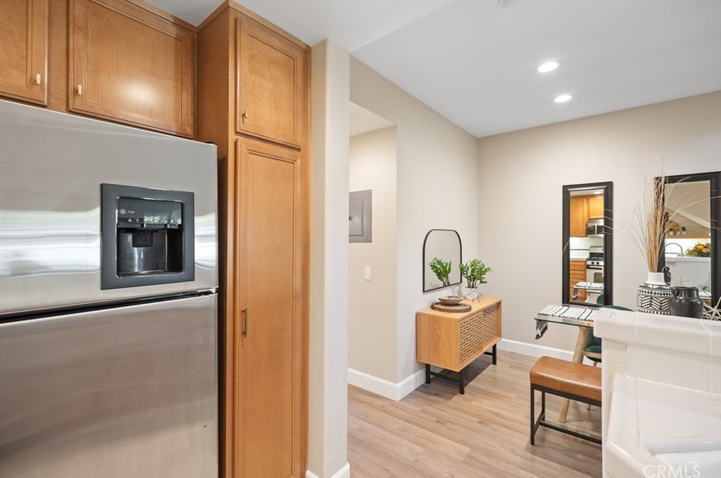 48 Dovetail, Irvine CA  92603-4202 exterior