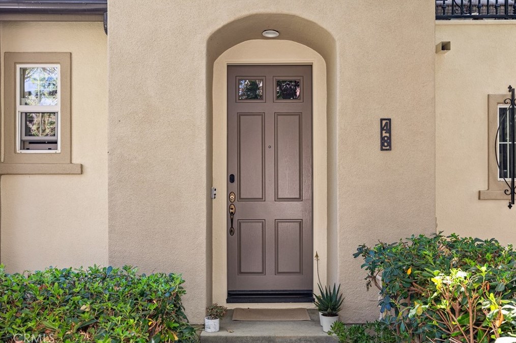 48 Dovetail, Irvine CA  92603-4202 exterior