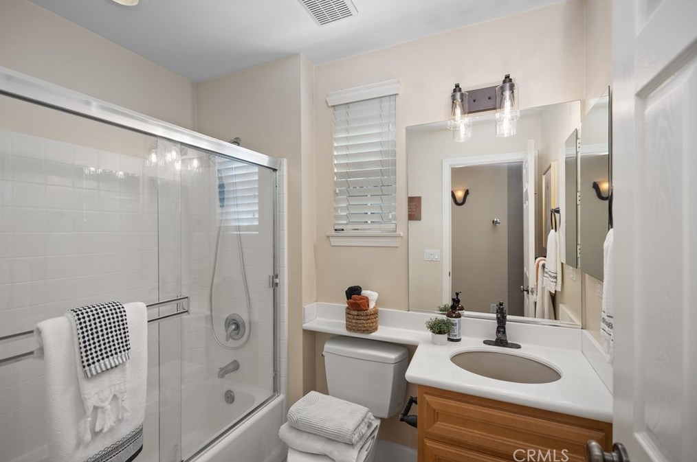 48 Dovetail, Irvine CA  92603-4202 exterior