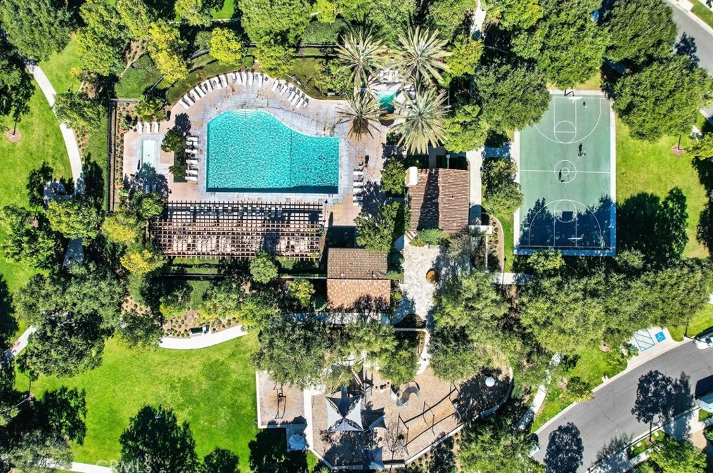 48 Dovetail, Irvine CA  92603-4202 exterior