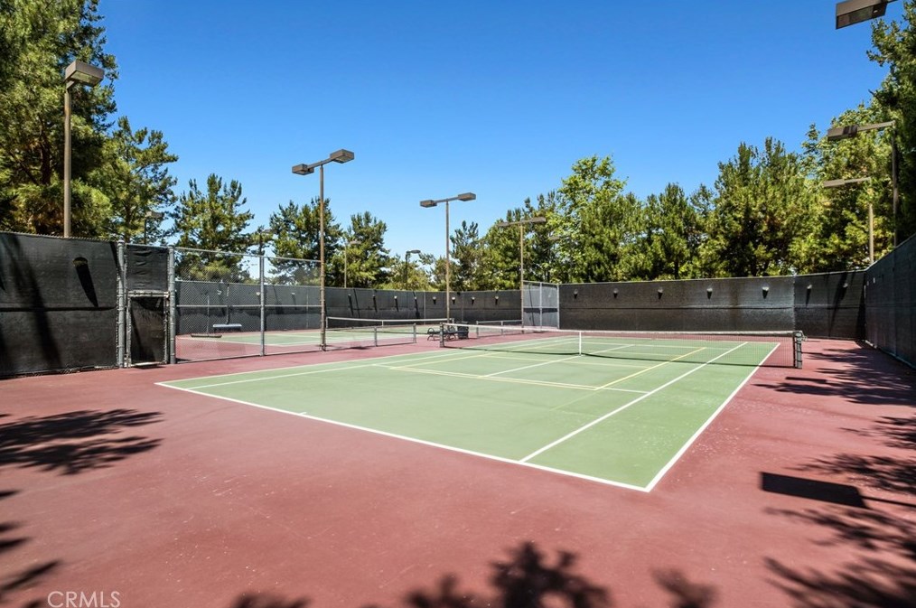 48 Dovetail, Irvine CA  92603-4202 exterior