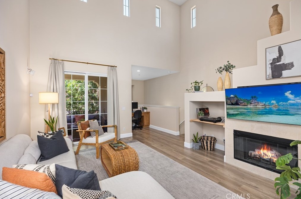 48 Dovetail, Irvine CA  92603-4202 exterior