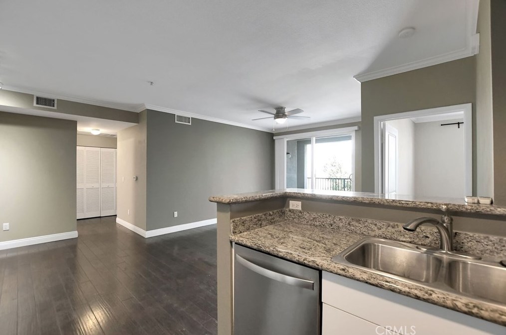 1801 Katella Ave, Anaheim CA  92804-6620 exterior