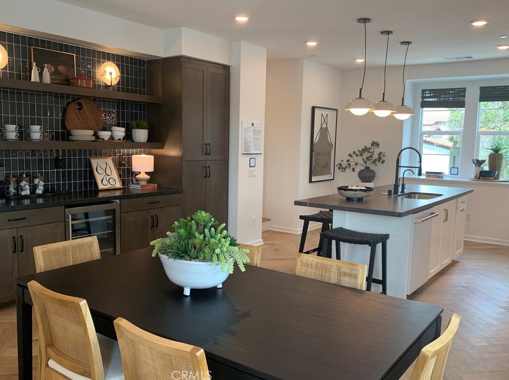 3673 Elm Ave, Long Beach CA 90807-3401 exterior