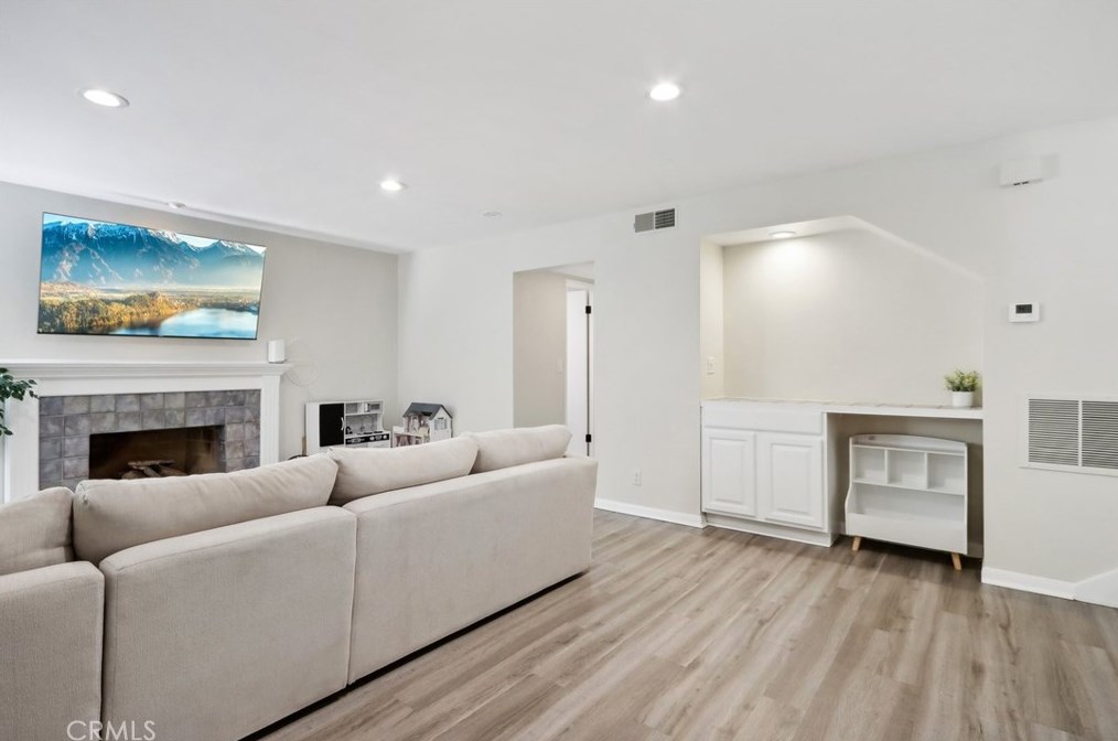 3552 Sego St, Irvine CA 92606-2624 exterior