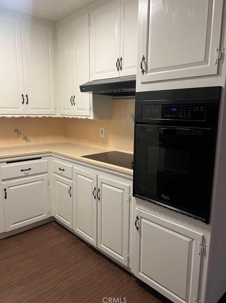 640 Elm Ave, Long Beach CA  90813-4400 exterior