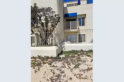 711 Pacific Coast Highway #216, Huntington Beach, CA 92648 - Photo 1