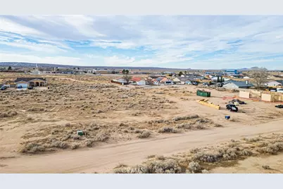 9768 Nipa Avenue, California City, CA 93505 - Photo 23