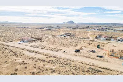 9768 Nipa Avenue, California City, CA 93505 - Photo 3