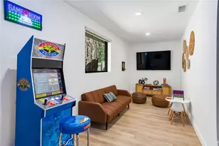 332 E Country Club Blvd, Big Bear City, CA 92314 - Photo 9