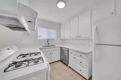 16722 Goldenwest Street, Huntington Beach, CA 92647 - Photo 45