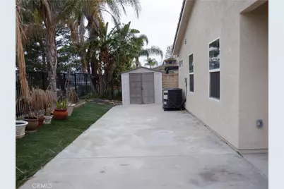 28348 Millbrook Place, Castaic, CA 91384 - Photo 11