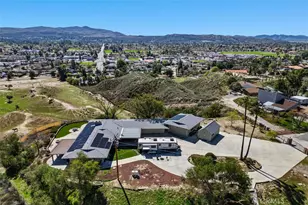 300 Anderson Dr, Hemet, CA 92544 - Photo 9