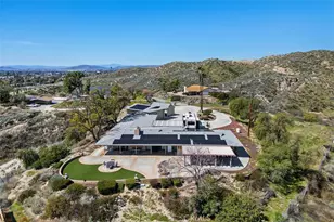 300 Anderson Dr, Hemet, CA 92544 - Photo 11