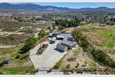 300 Anderson Drive, Hemet, CA 92544 - Photo 7