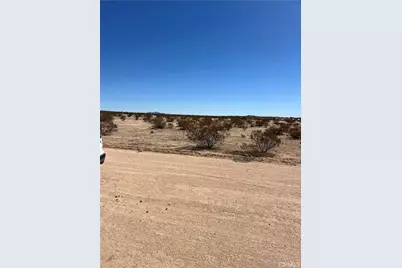 1 Solan Drive, California City, CA 93505 - Photo 5