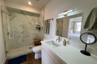 1245 N New Hampshire Ave, Los Angeles, CA 90029 - Photo 15