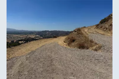 8 Thompson Avenue, Chatsworth, CA 91311 - Photo 15