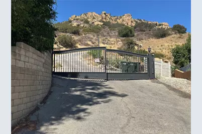 8 Thompson Avenue, Chatsworth, CA 91311 - Photo 1