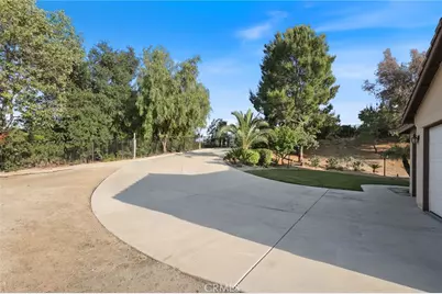 12830 Wildflower Lane, Riverside, CA 92503 - Photo 5