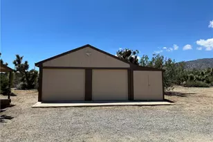 2033 Hollister Rd, Pinon Hills, CA 92372 - Photo 25