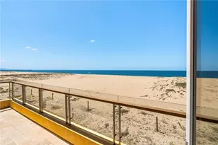 1554 E Oceanfront, Newport Beach, CA 92661 - Photo 33