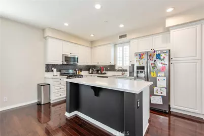 11 Travis Road, Buena Park, CA 90621 - Photo 7