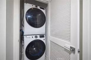 6045 Fairfax Dr, Eastvale, CA 92880 - Photo 17