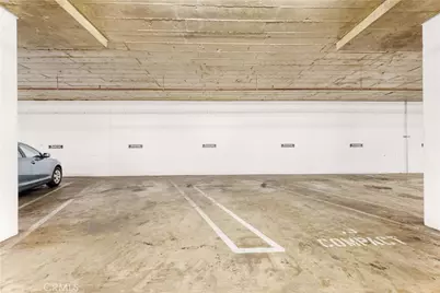 645 W 9th Street #303, Los Angeles, CA 90015 - Photo 29