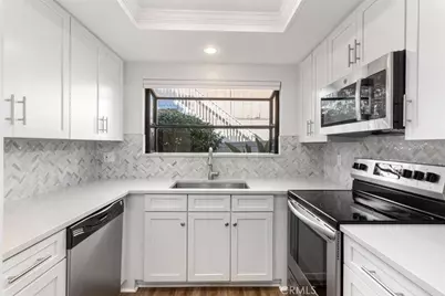 1828 Diamond Street #3, San Diego, CA 92109 - Photo 3