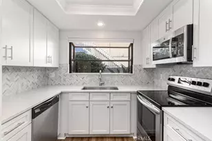 1828 Diamond St, San Diego, CA 92109 - Photo 3