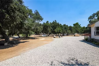 10880 Fox Springs Road, Murrieta, CA 92562 - Photo 31