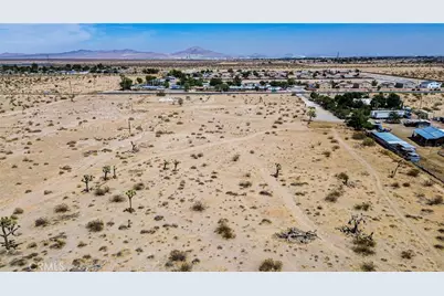 9690 Barcelona Avenue, Adelanto, CA 92301 - Photo 29