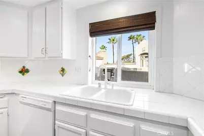 430 Lake Street #304, Huntington Beach, CA 92648 - Photo 23