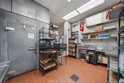 474 N Beverly Dr, Beverly Hills, CA 90210 - Photo 21