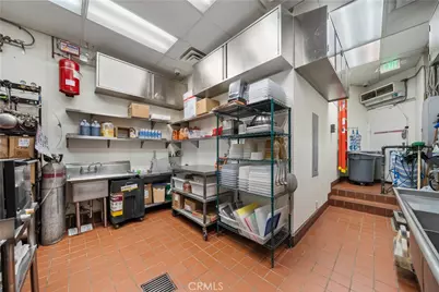 474 N Beverly Dr, Beverly Hills, CA 90210 - Photo 23