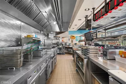 474 N Beverly Dr, Beverly Hills, CA 90210 - Photo 17