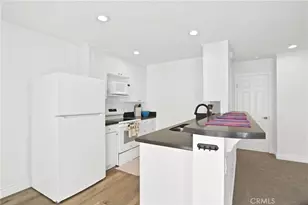 711 Pacific Coast, Huntington Beach, CA 92648 - Photo 5