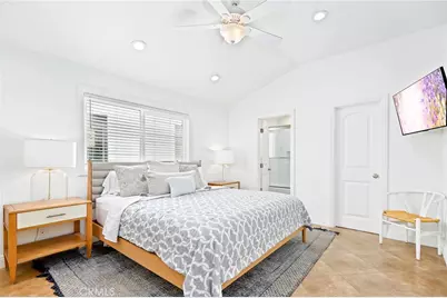 916 E Oceanfront, Newport Beach, CA 92661 - Photo 35